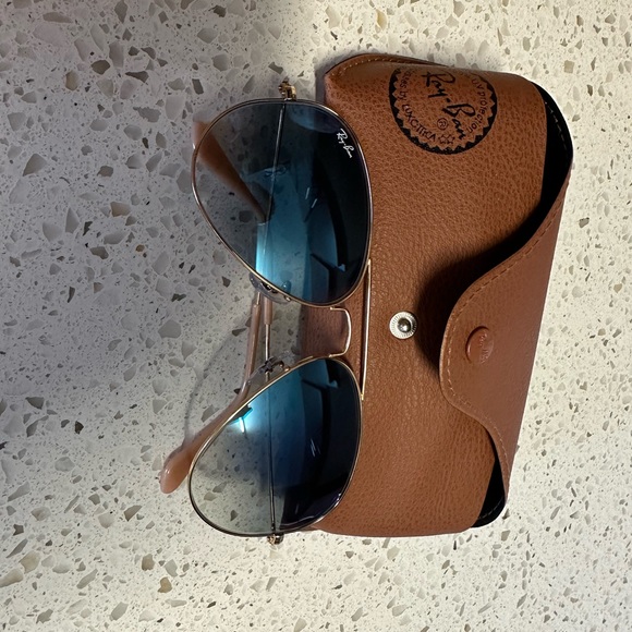 Ray ban sunglasses never used! - Picture 1 of 3